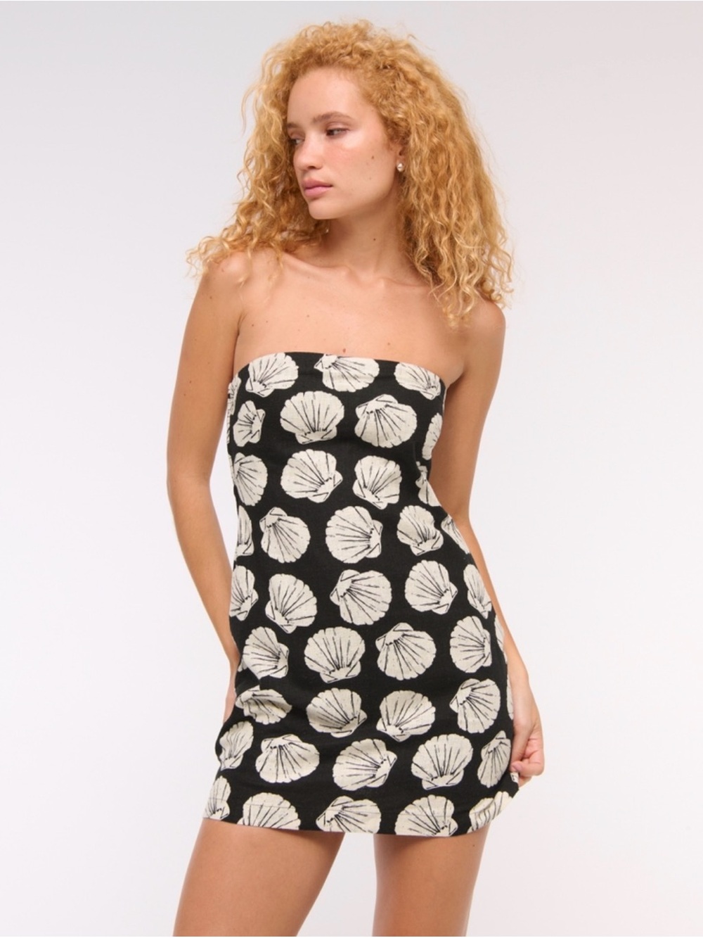 The A&F Scarlett Strapless Linen Blend Mini Skort Dress White Shell Motif